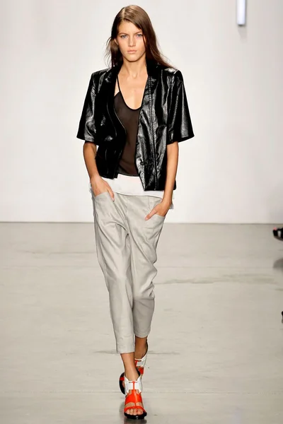 Look 9